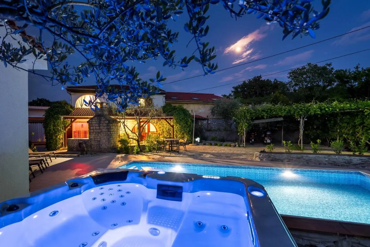 Stone Lady Holiday Home With Pool&Hot Tub,Sauna,Bbq,Garden Rasopasno