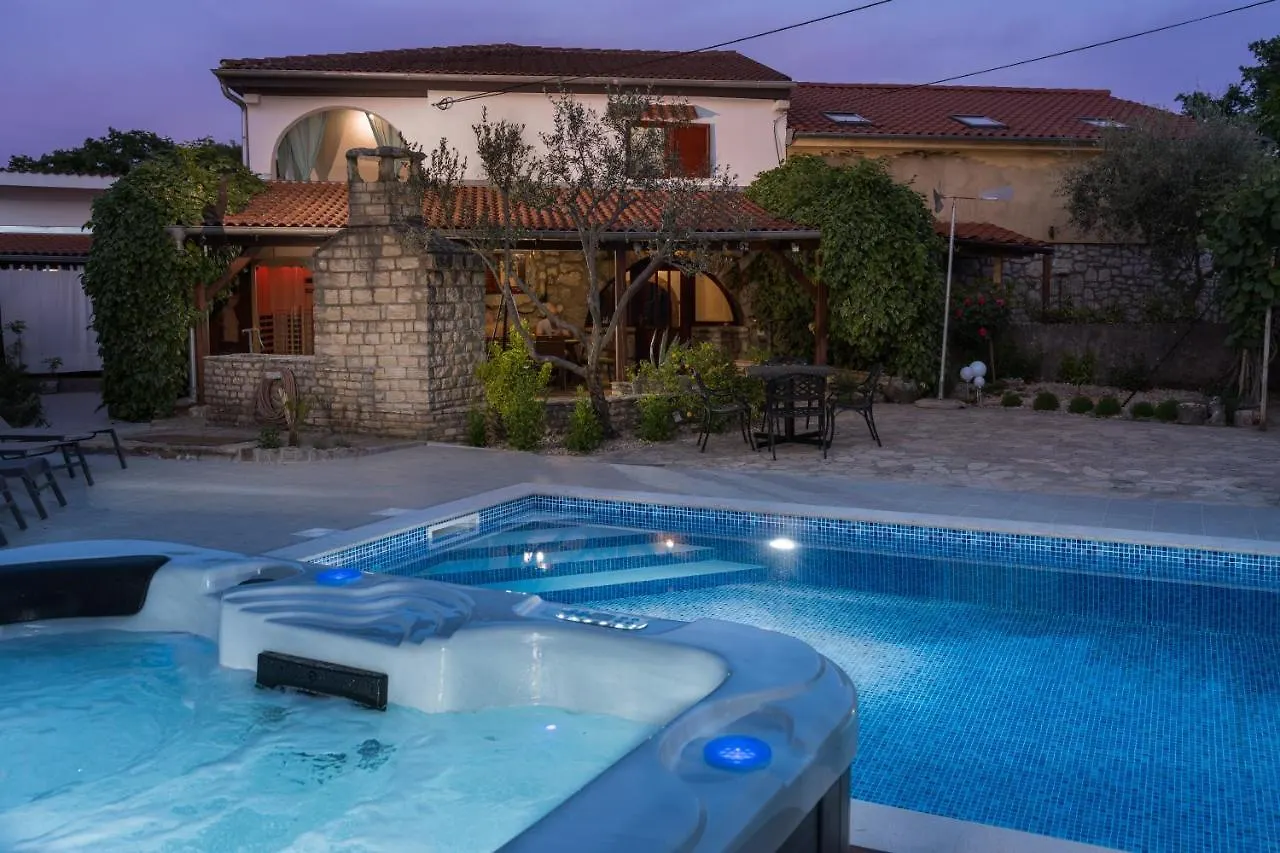 Rasopasno Stone Lady Holiday Home With Pool&Hot Tub,Sauna,Bbq,Garden