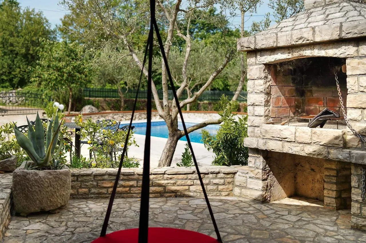 Rasopasno Stone Lady Holiday Home With Pool&Hot Tub,Sauna,Bbq,Garden 0*,  קרואטיה